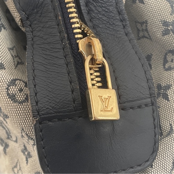 Auth. Louis Vuitton Monogram Josephine GM Handbag in Mini Lin - Picture 4 of 9